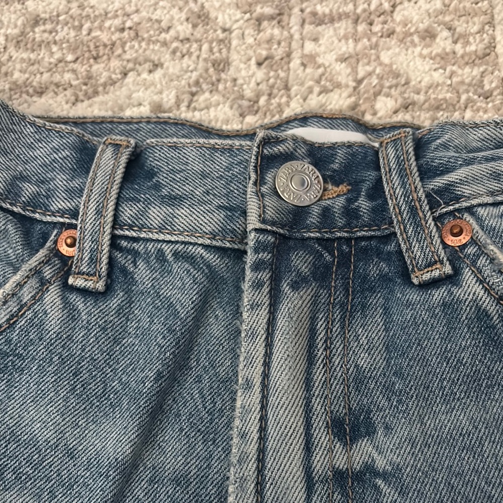 Zara Distressed Blue Jean Shorts - Picture 3 of 15